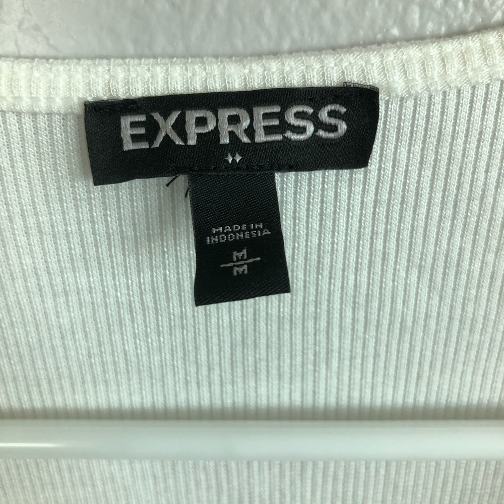 Express Ribbed Lace-up Tee - Picture 4 of 5